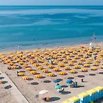 Chic Retreat For Your Holidays In * Grado